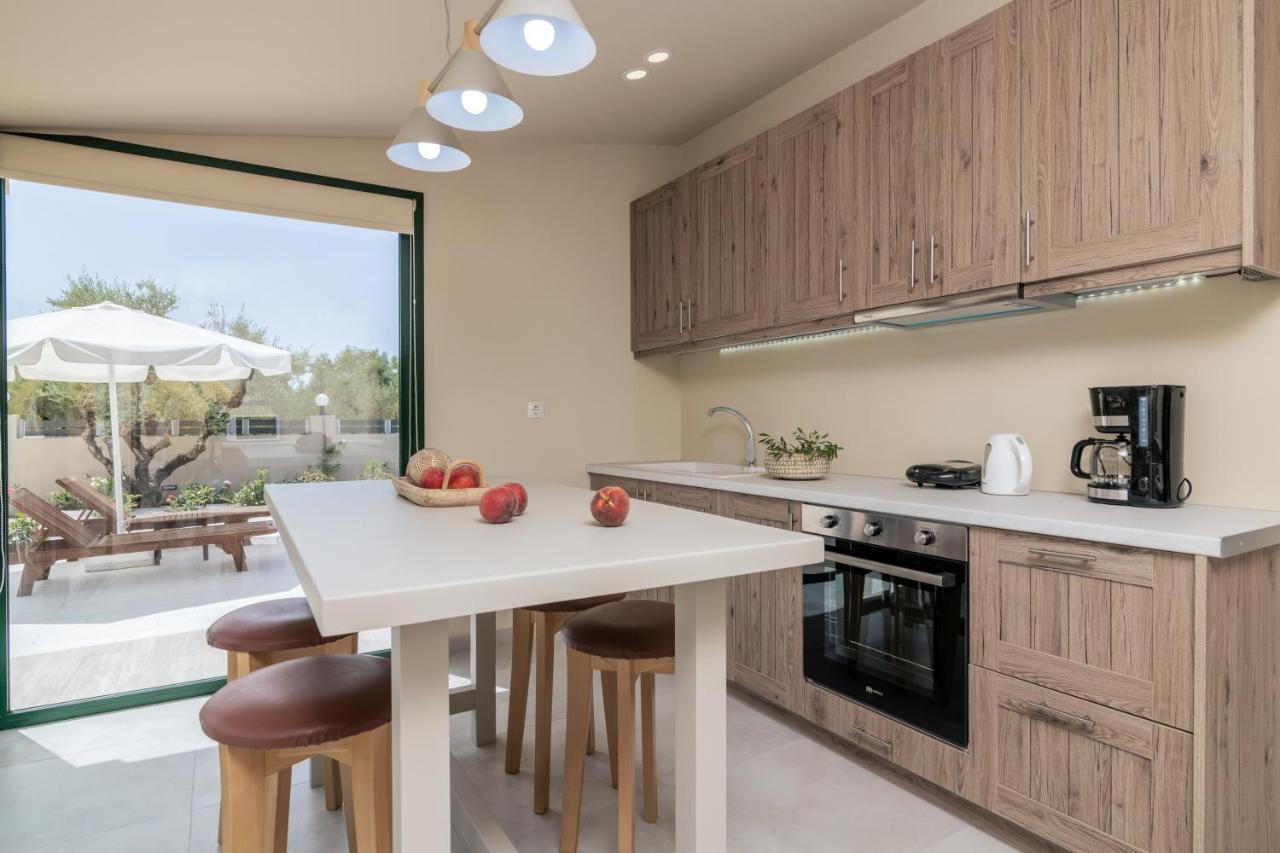 Milk And Honey Residence Romirion Exterior photo