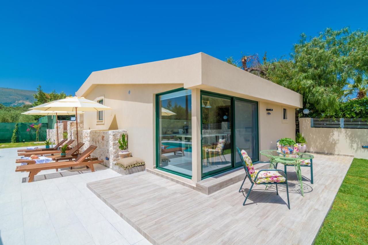 Milk And Honey Residence Romirion Exterior photo
