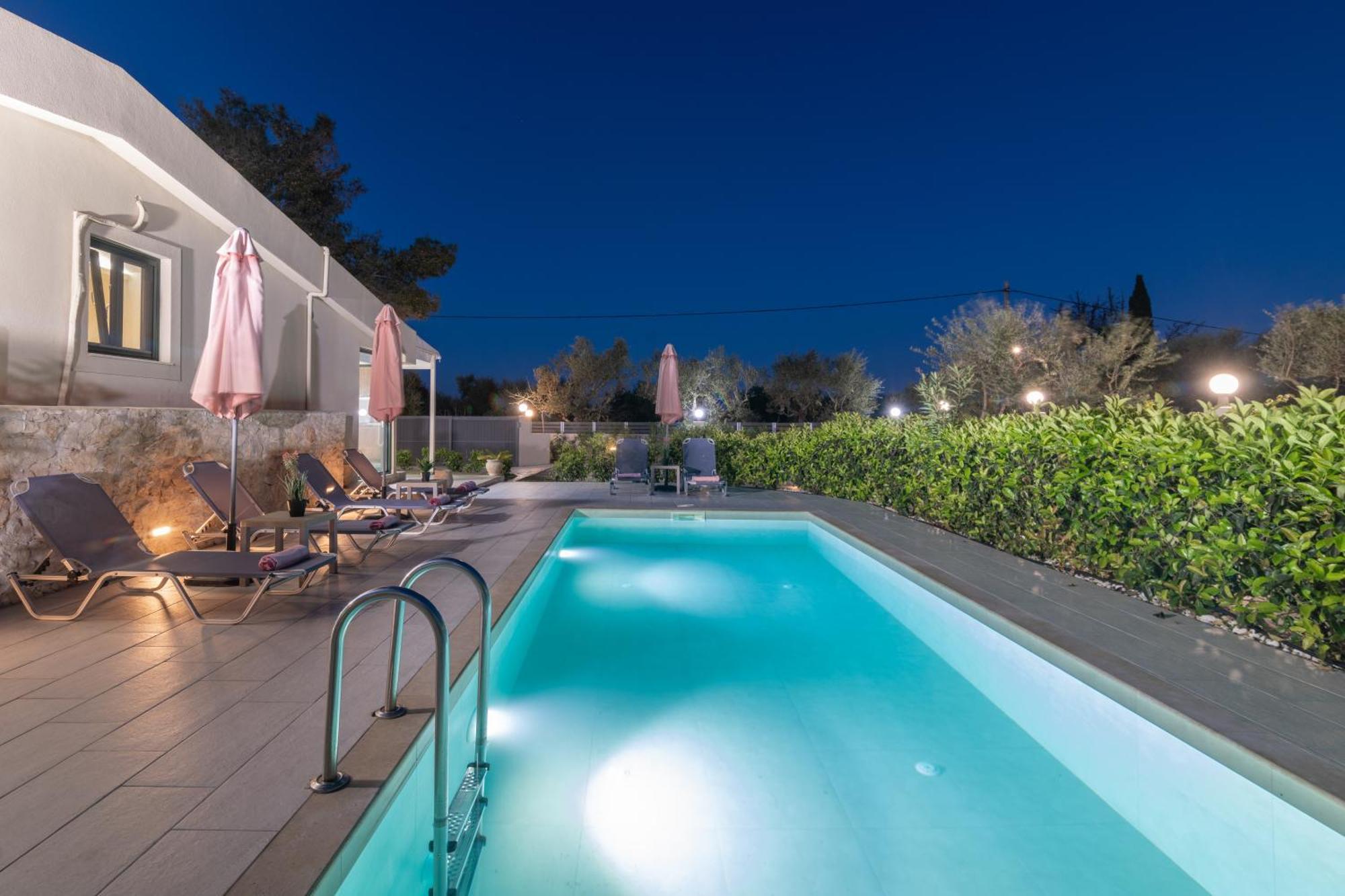 Milk And Honey Residence Romirion Exterior photo