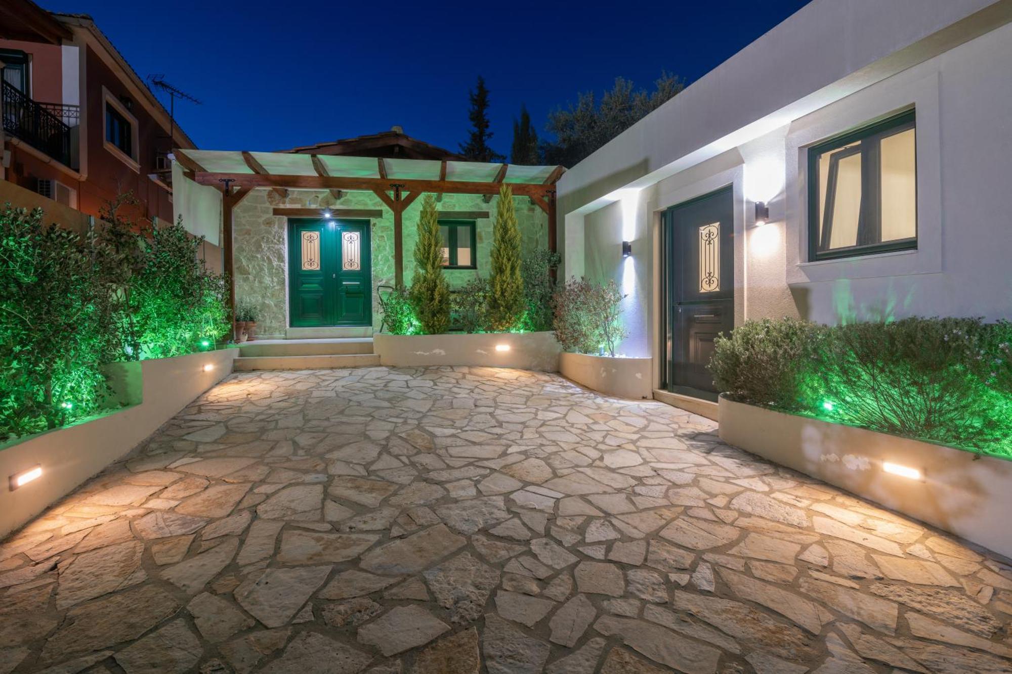 Milk And Honey Residence Romirion Exterior photo