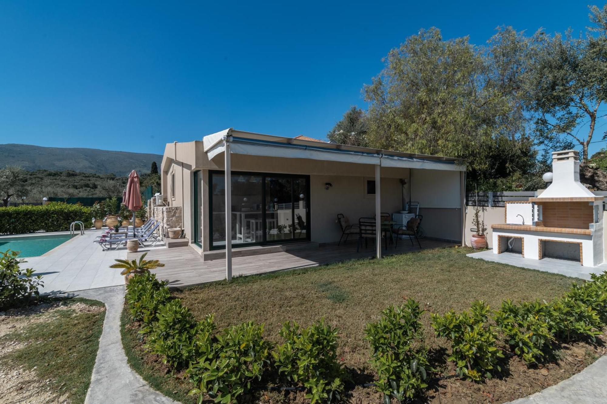 Milk And Honey Residence Romirion Exterior photo