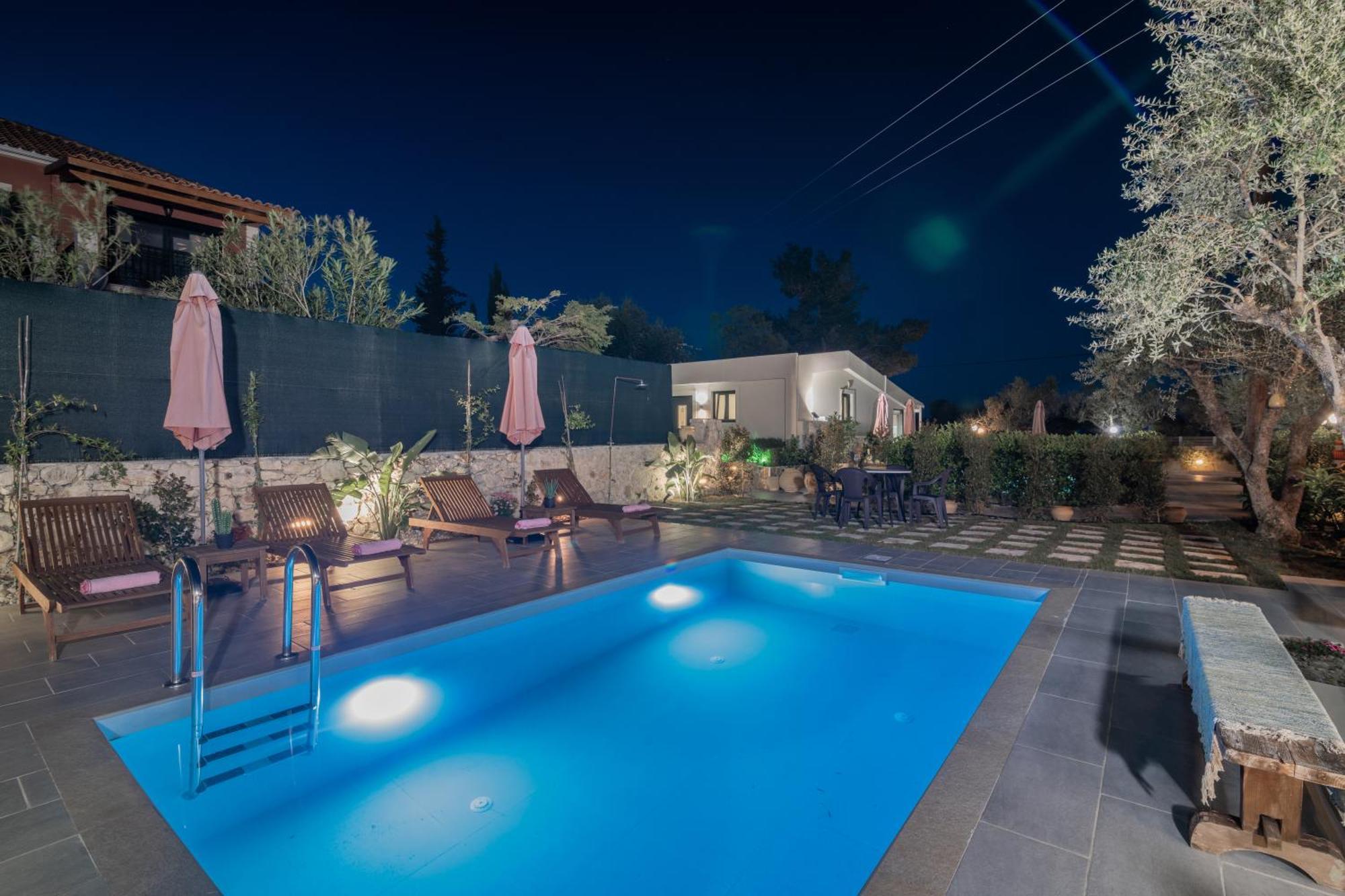Milk And Honey Residence Romirion Exterior photo